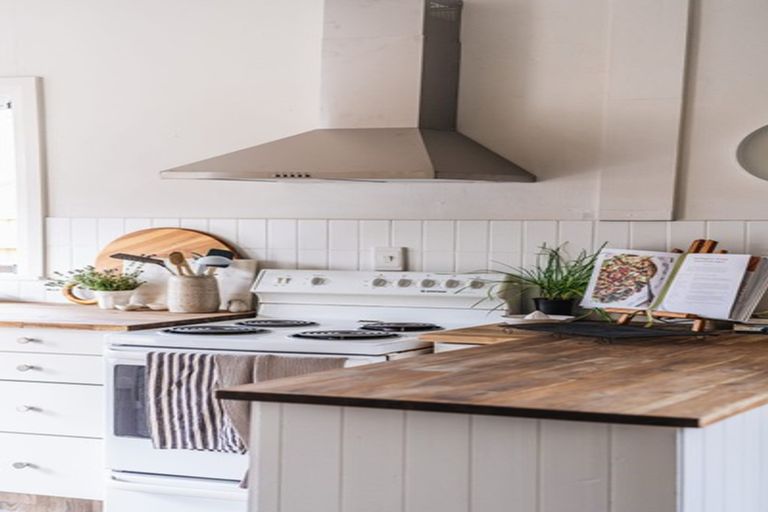 Photo of property in 2 Fairs Road, Milson, Palmerston North, 4414