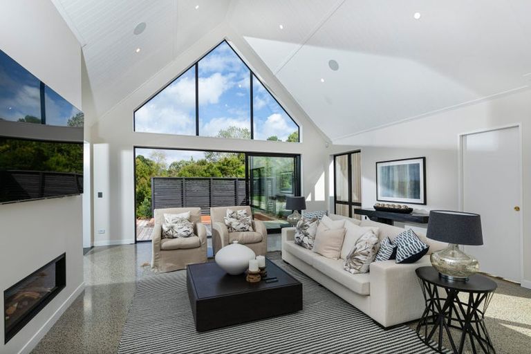 Photo of property in 31 James Paige Lane, Riverhead, 0793