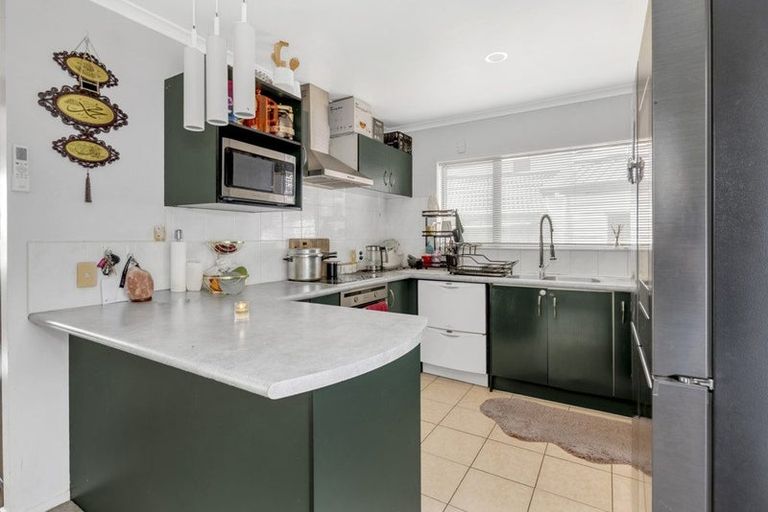 Photo of property in 548 Massey Road, Mangere, Auckland, 2022
