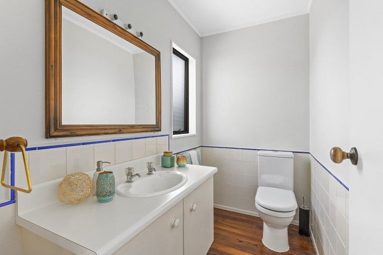 Photo of property in 52 Frobisher Street, Island Bay, Wellington, 6023