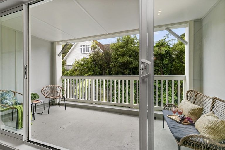 Photo of property in 3/57 Simla Crescent, Khandallah, Wellington, 6035