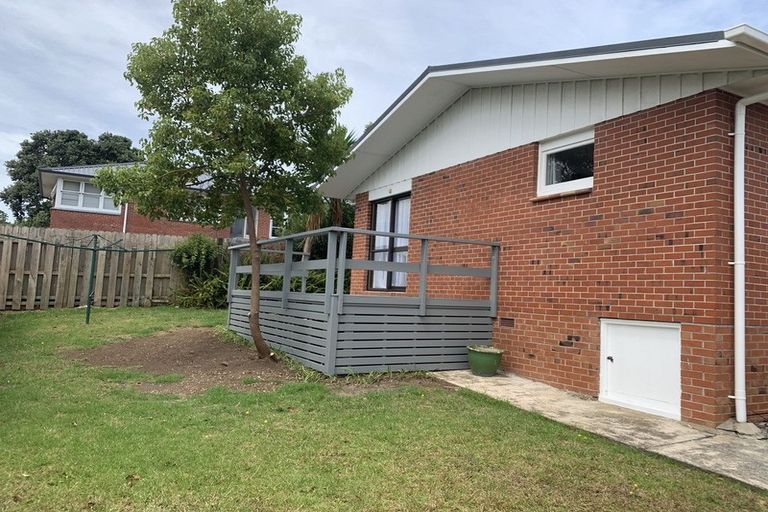 Photo of property in 1/5b Mcintyre Road, Mangere Bridge, Auckland, 2022