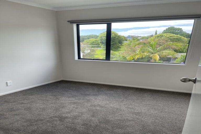 Photo of property in 7 Pitcher Place, Glen Eden, Auckland, 0602