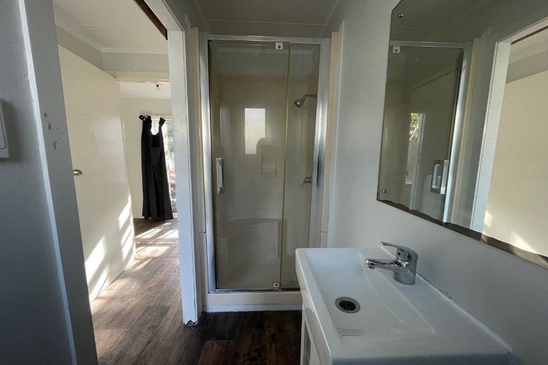 Photo of property in 43 Hallberry Road, Mangere East, Auckland, 2024