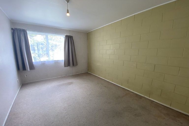 Photo of property in 44e Whites Line West, Woburn, Lower Hutt, 5010