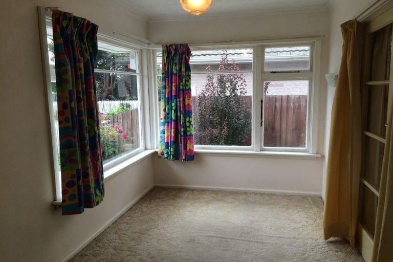 Photo of property in 1/122 Avonhead Road, Avonhead, Christchurch, 8042