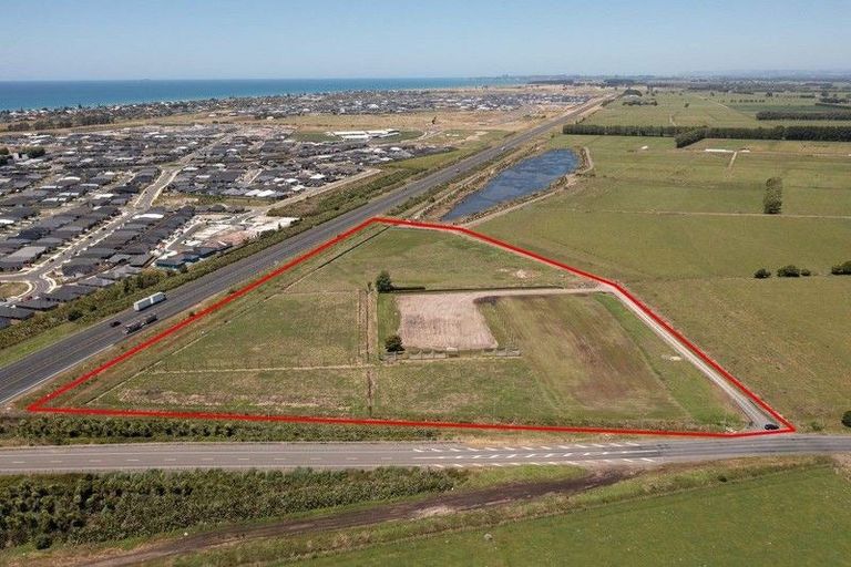 Photo of property in 227 Parton Road, Papamoa, Te Puke, 3187