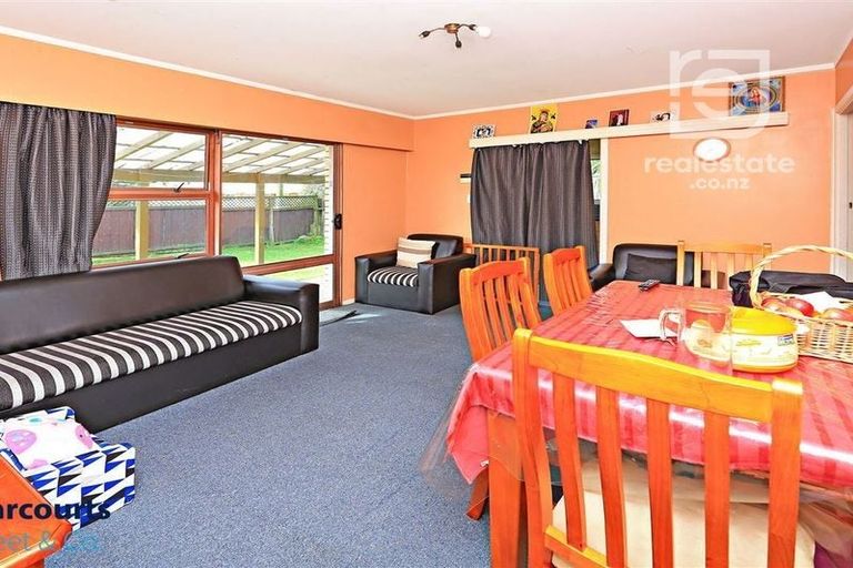 Photo of property in 66 Christmas Road, Manurewa, Auckland, 2102
