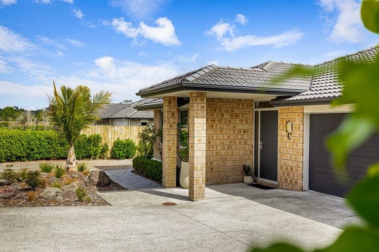 Photo of property in 44c Gilbransen Road, Kumeu, 0810