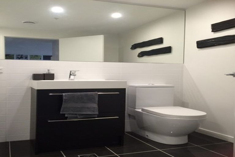 Photo of property in Nouvo Apartments, 4a/21 Rugby Street, Mount Cook, Wellington, 6021