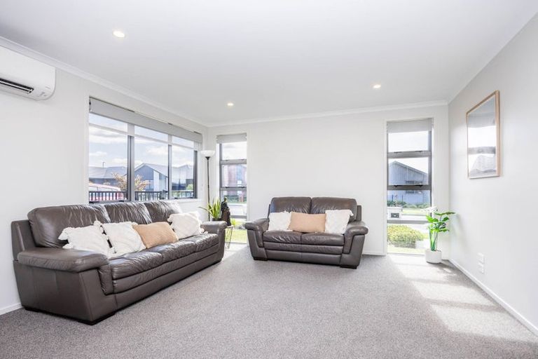 Photo of property in 8 Whakatipu Street, Temple View, Hamilton, 3218