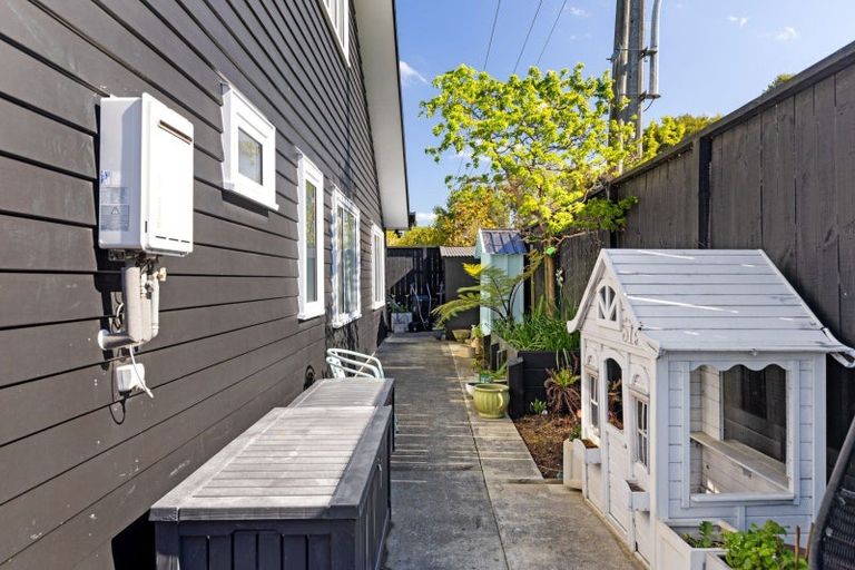 Photo of property in 51 Coutts Way, Fitzherbert, Palmerston North, 4410