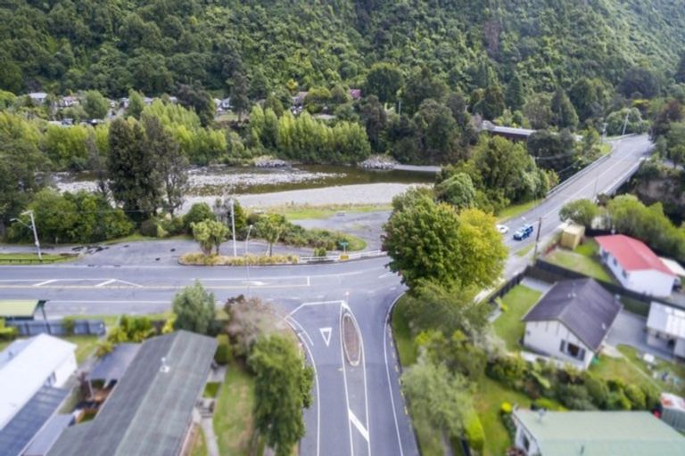 Photo of property in 6f2- Gemstone Drive, Birchville, Upper Hutt, 5018