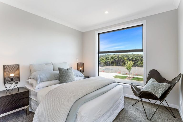 Photo of property in 12 Tima Lane, Mangere Bridge, Auckland, 2022