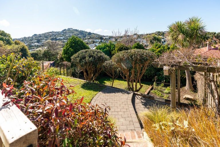 Photo of property in 97 Creswick Terrace, Northland, Wellington, 6012