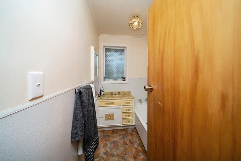 Photo of property in 21 Montjoy Street, Stratford, 4332