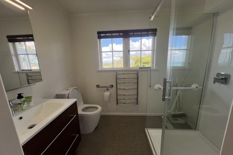 Photo of property in 41 Montgomery Avenue, Rothesay Bay, Auckland, 0630