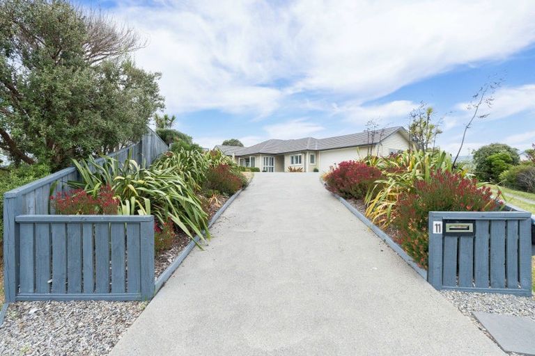 Photo of property in 11 Byron Brown Place, Otaki Beach, Otaki, 5512