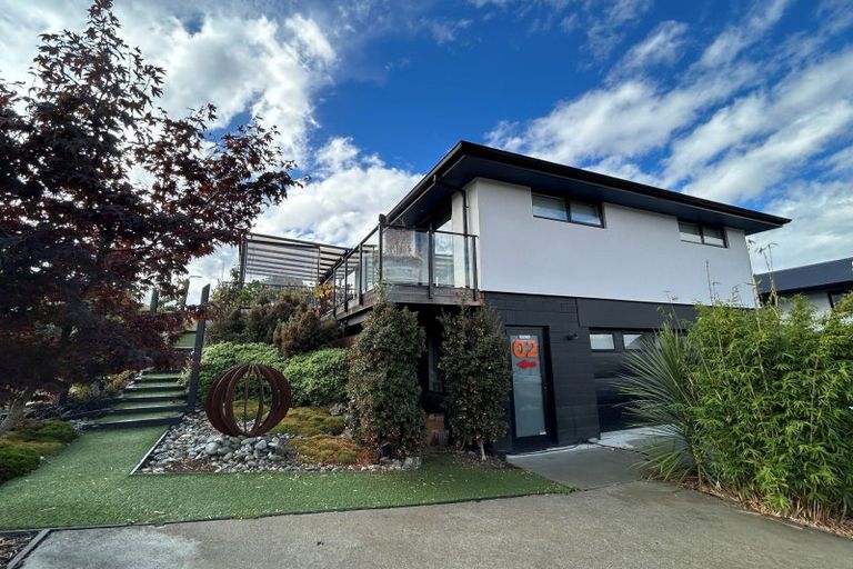 Photo of property in 6 Mataraki Place, Wanaka, 9305