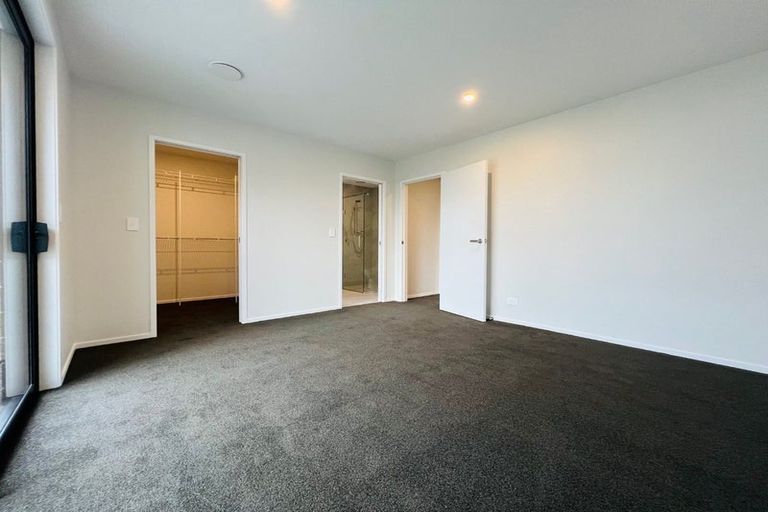 Photo of property in 25 Dumas Place, Rosehill, Papakura, 2113