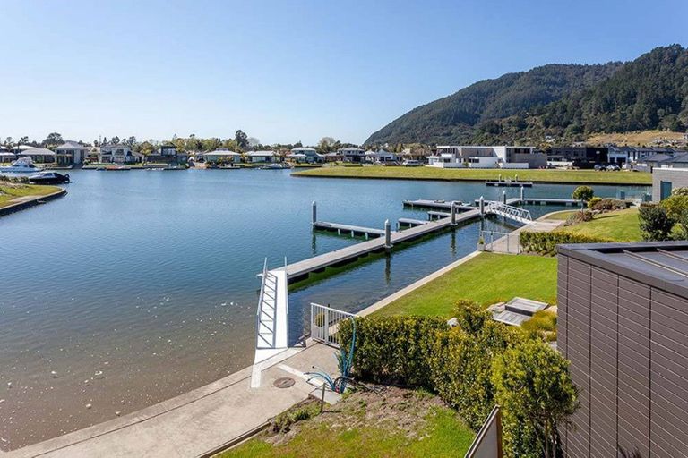 Photo of property in 136 Motu Hei, Pauanui, Hikuai, 3579