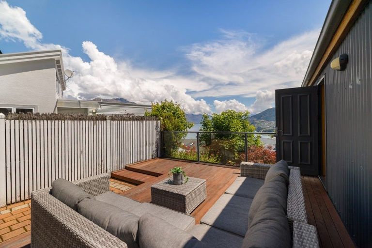 Photo of property in 12b Windsor Place, Queenstown, 9300