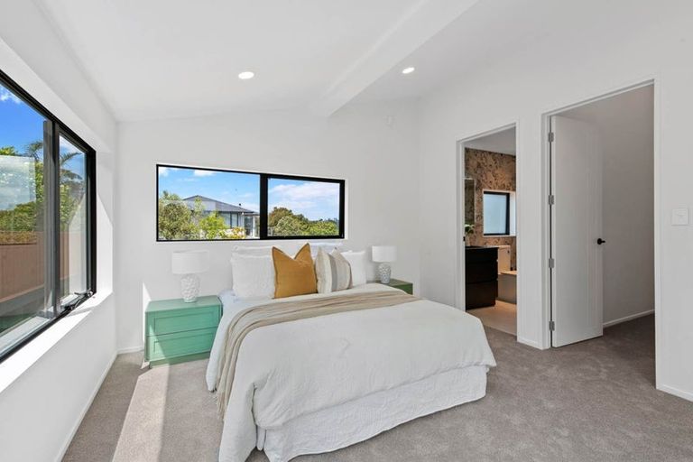 Photo of property in 82a Kittiwake Drive, Schnapper Rock, Auckland, 0632