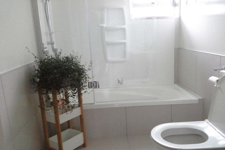 Photo of property in 18 Budleigh Street, Frankleigh Park, New Plymouth, 4310