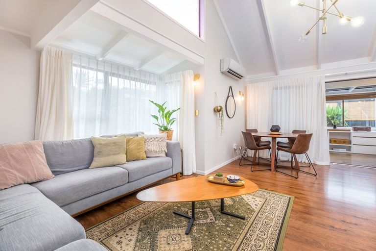 Photo of property in 18a Rosario Crescent, Red Beach, 0932