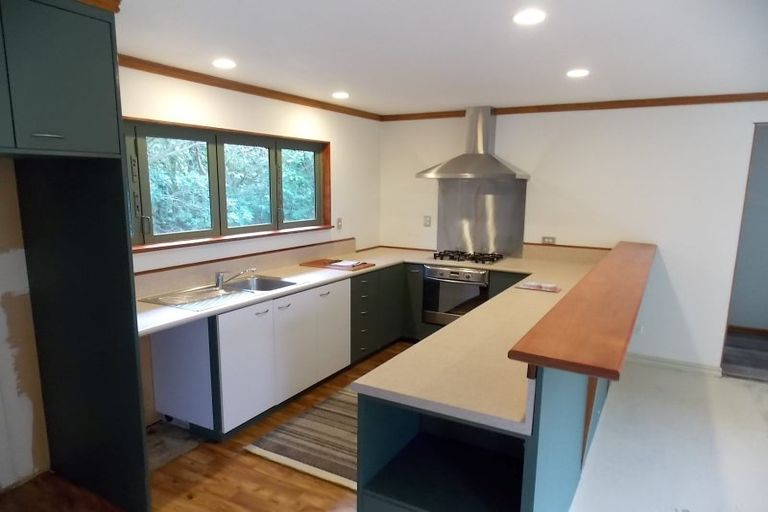 Photo of property in 90 Percy Dyett Drive, Karori, Wellington, 6012