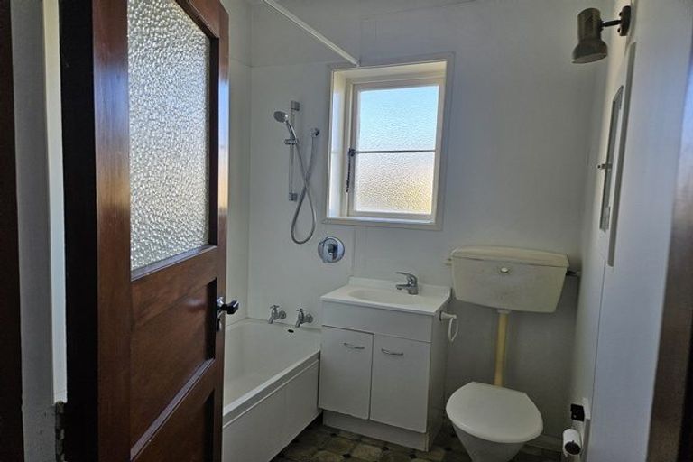 Photo of property in 42 Frederick Street, Terrace End, Palmerston North, 4410