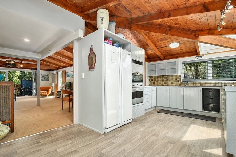 Photo of property in 164 Henderson Valley Road, Henderson, Auckland, 0612