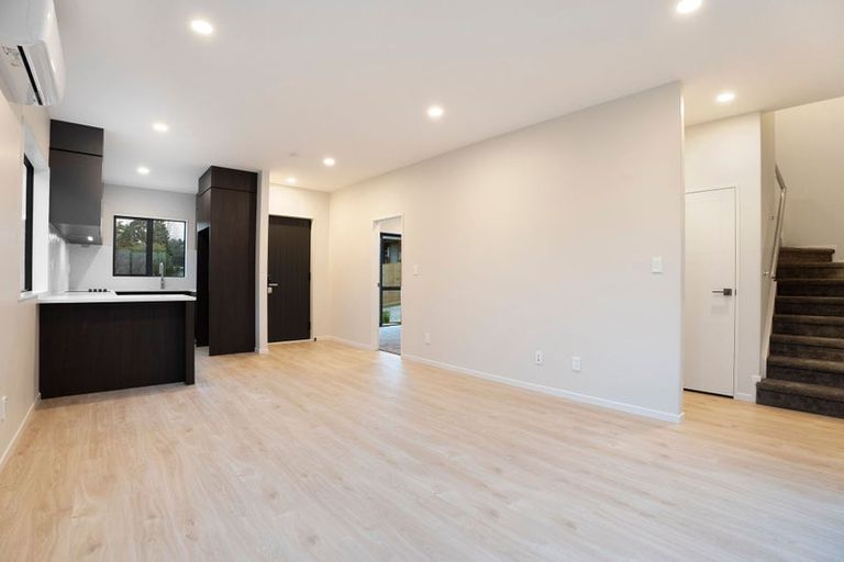 Photo of property in 5a Topliss Drive, Northcross, Auckland, 0632