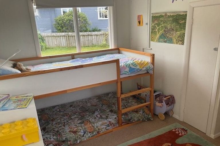 Photo of property in 18 Norman Road, Titirangi, Auckland, 0604