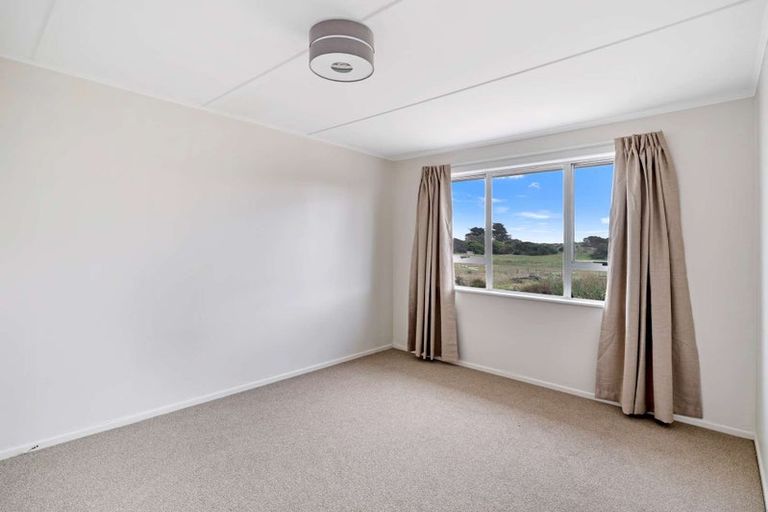 Photo of property in 5 Glenn Street, Castlecliff, Whanganui, 4501