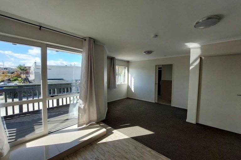 Photo of property in 3/4 Wallson Crescent, Wiri, Auckland, 2104