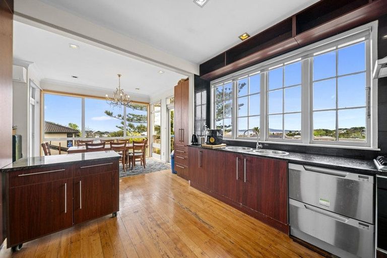 Photo of property in 7 Aberdeen Road, Castor Bay, Auckland, 0620