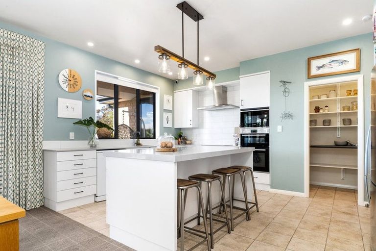 Photo of property in 23a Hyndhope Road, Kennedys Bush, Christchurch, 8025
