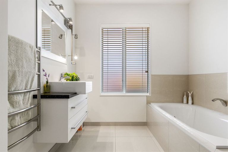 Photo of property in 6 Coachmans Road, Prebbleton, 7604