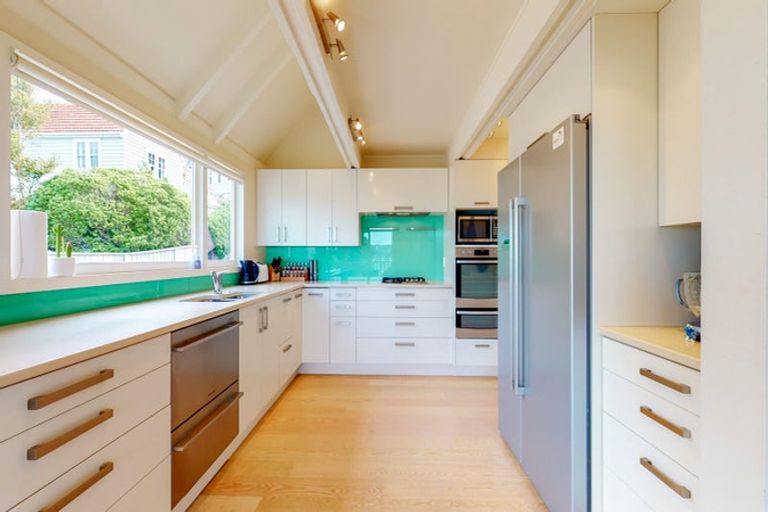 Photo of property in 22b Orchard Street, Wadestown, Wellington, 6012