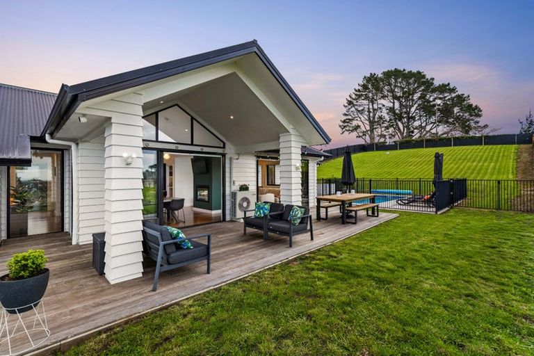 Photo of property in 72 Vaughans Road, Long Bay, Albany, 0792