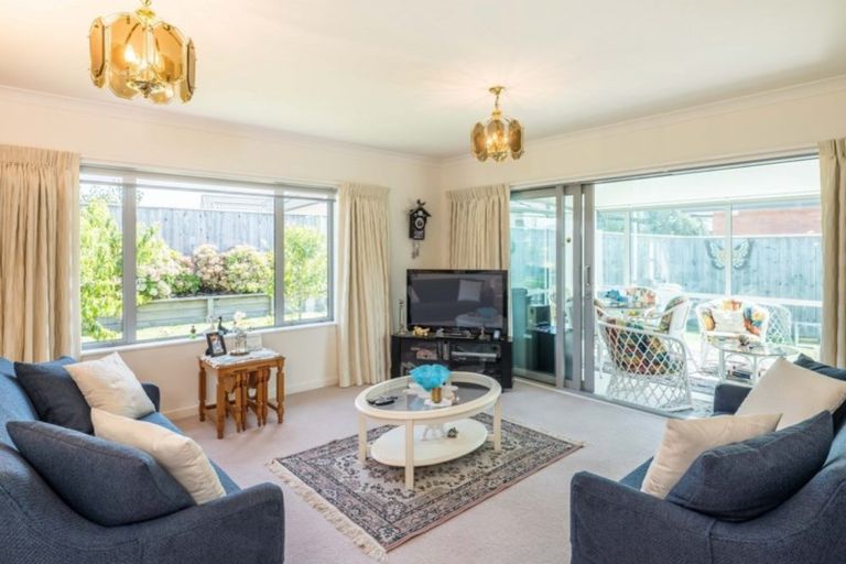 Photo of property in 14 Petrel Close, Paraparaumu Beach, Paraparaumu, 5032