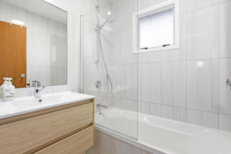 Photo of property in 1 Goldie Place, Waikanae Beach, Waikanae, 5036