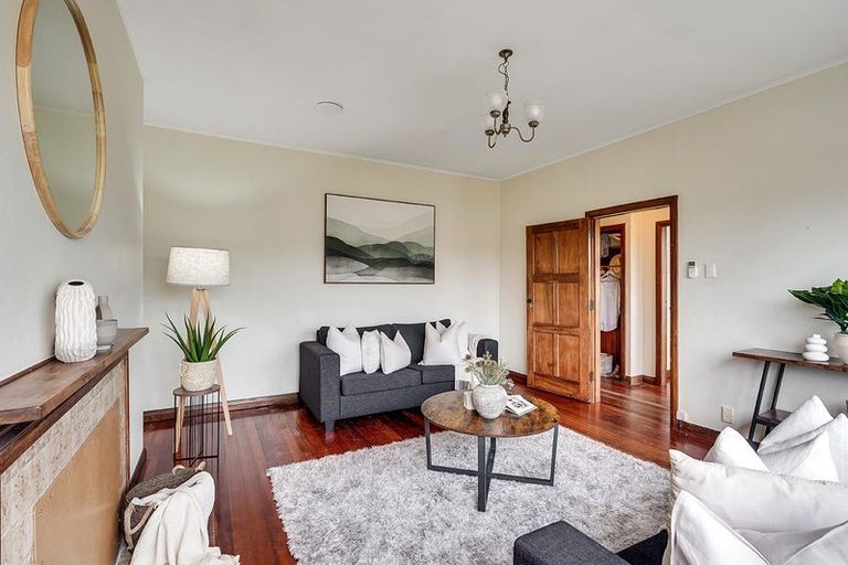 Photo of property in 24 Plunket Terrace, Hamilton East, Hamilton, 3216