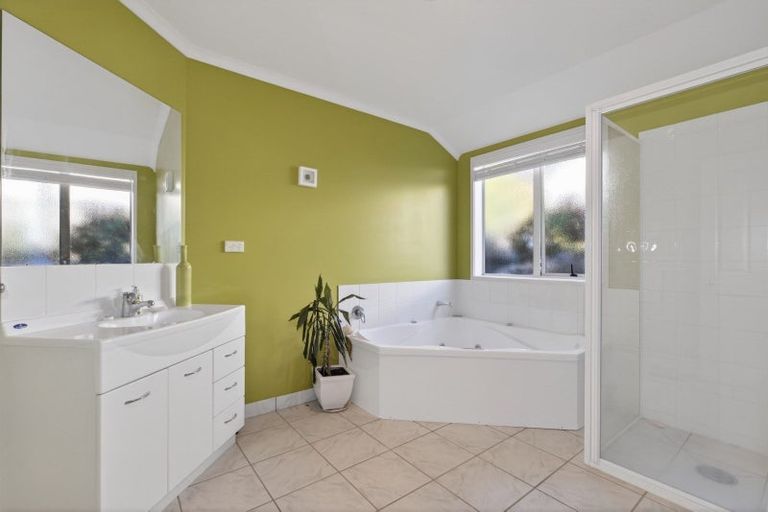 Photo of property in 18 Lionel Place, Mapua, 7005