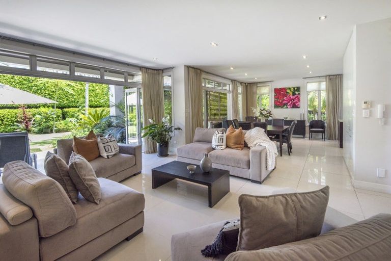 Photo of property in 23 Seacliffe Avenue, Belmont, Auckland, 0622