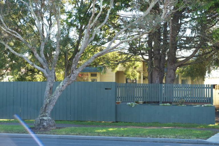 Photo of property in 315 Massey Road, Mangere East, Auckland, 2024