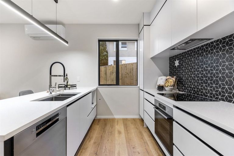 Photo of property in 51a Reynella Drive, Massey, Auckland, 0614