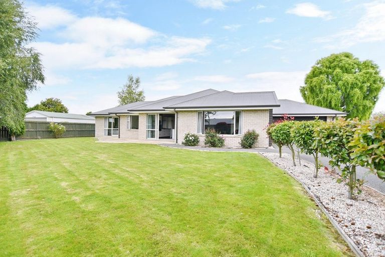 Photo of property in 17 Stanton Place, Woodend, 7610