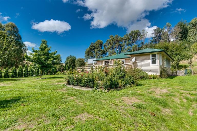 Photo of property in 69 Tiffen Lane, Waipawa, 4210